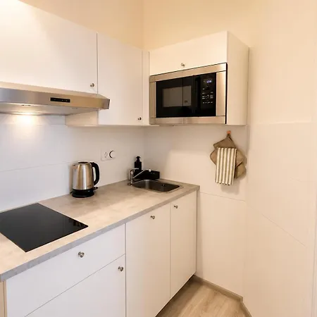 Cozy Near Andel Metro Station * פראג