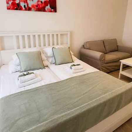 Appartement Cozy Near Andel Metro Station